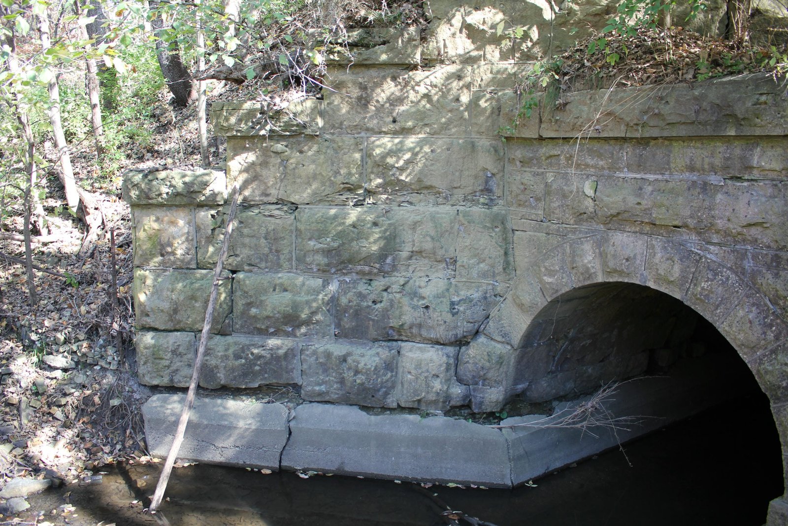 Northwest wing wall
